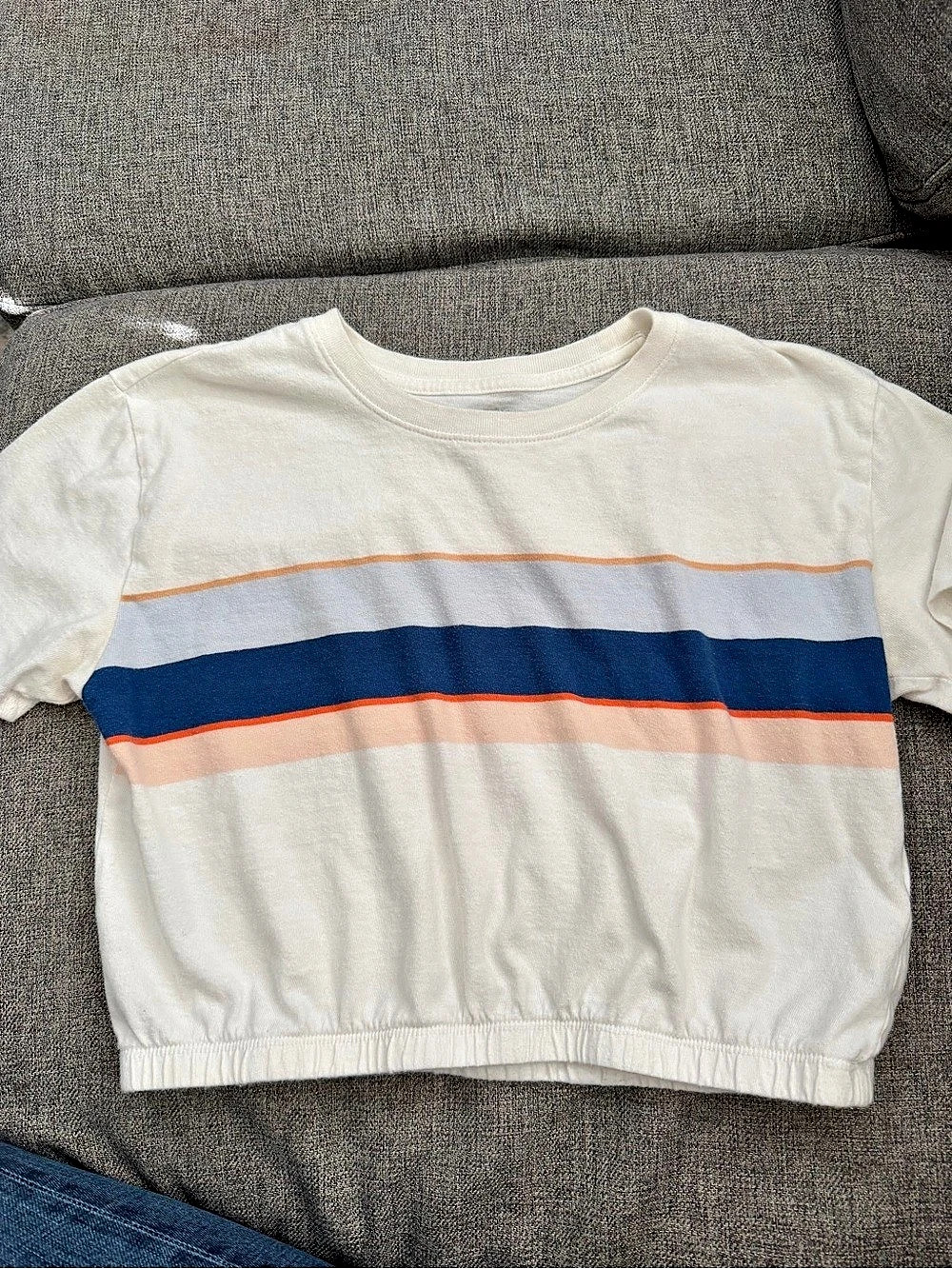 Hollister Cropped S/S Tee in White Orange & Blue Size Small Elastic at Bottom